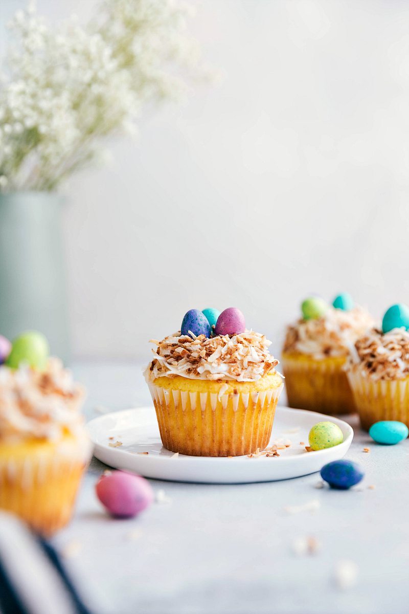 4 bird's nest Easter cupcakes