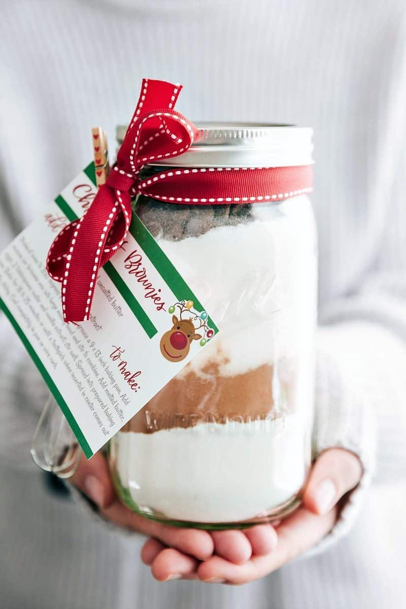 Christmas Brownies in a jar with a free printable attached.