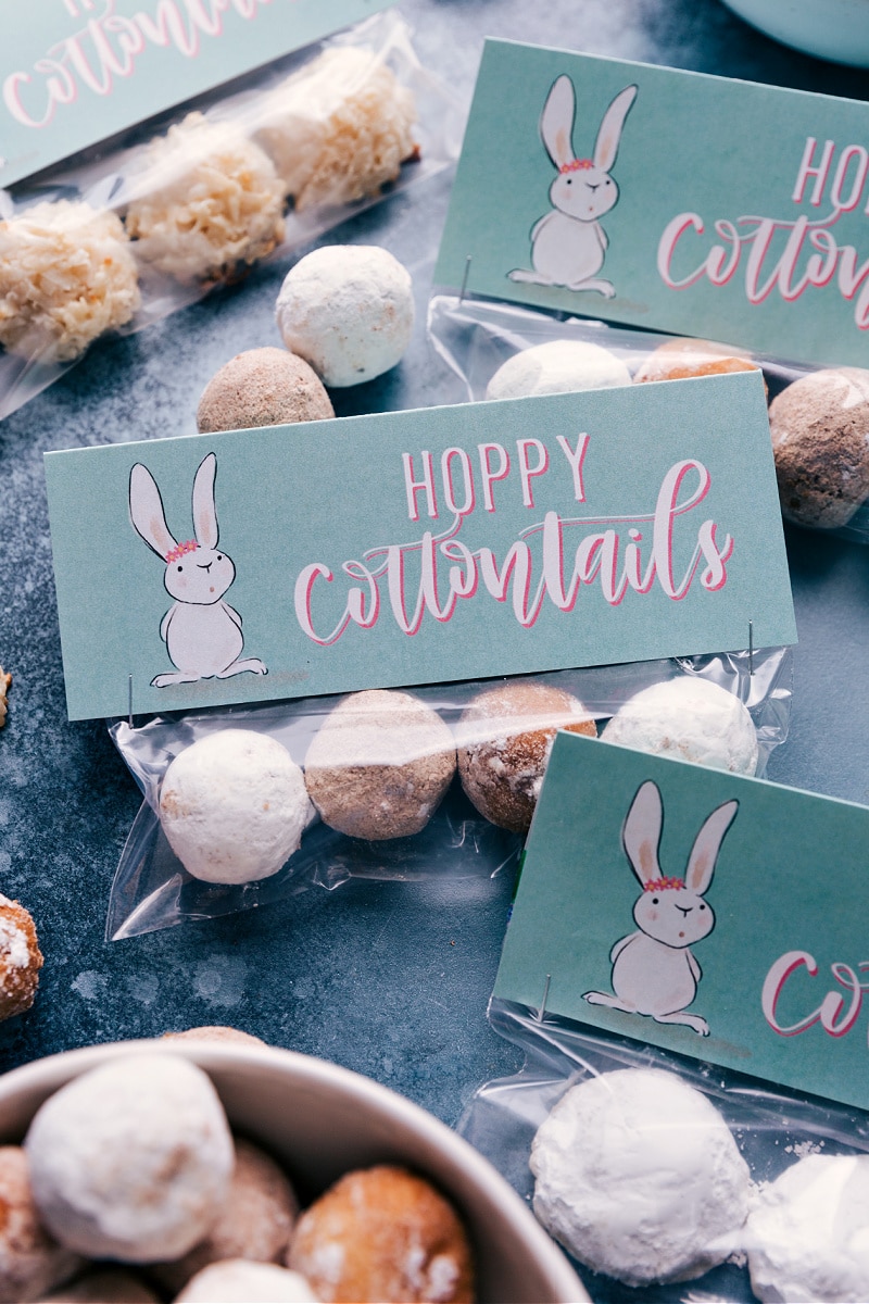 Hoppy Cottontails! Recipe via ChelseasMessyApron #treat #snack #forkids #donuts #macaroons #mexicanweddingcookies #hoppycottontails #easter #printables Easter printable attached to bags of donut holes
