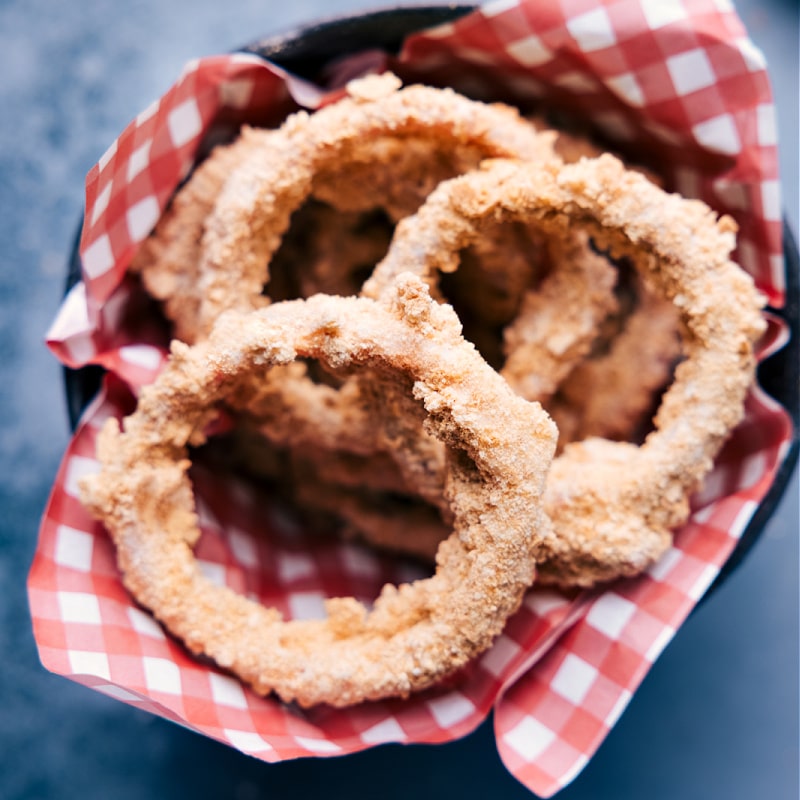 Here are some fun April Fools Food Pranks that are so easy to replicate and sure to fool! Recipes via ChelseasMessyApron.com #aprilfoolsday #pranks #harmless #delicious #funfood April Fools Onion Rings