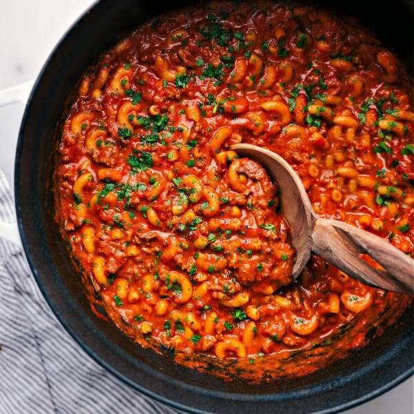 Overhead Image Of Easy Hamburger Helper in a Pot โ One-Pot Comfort Food