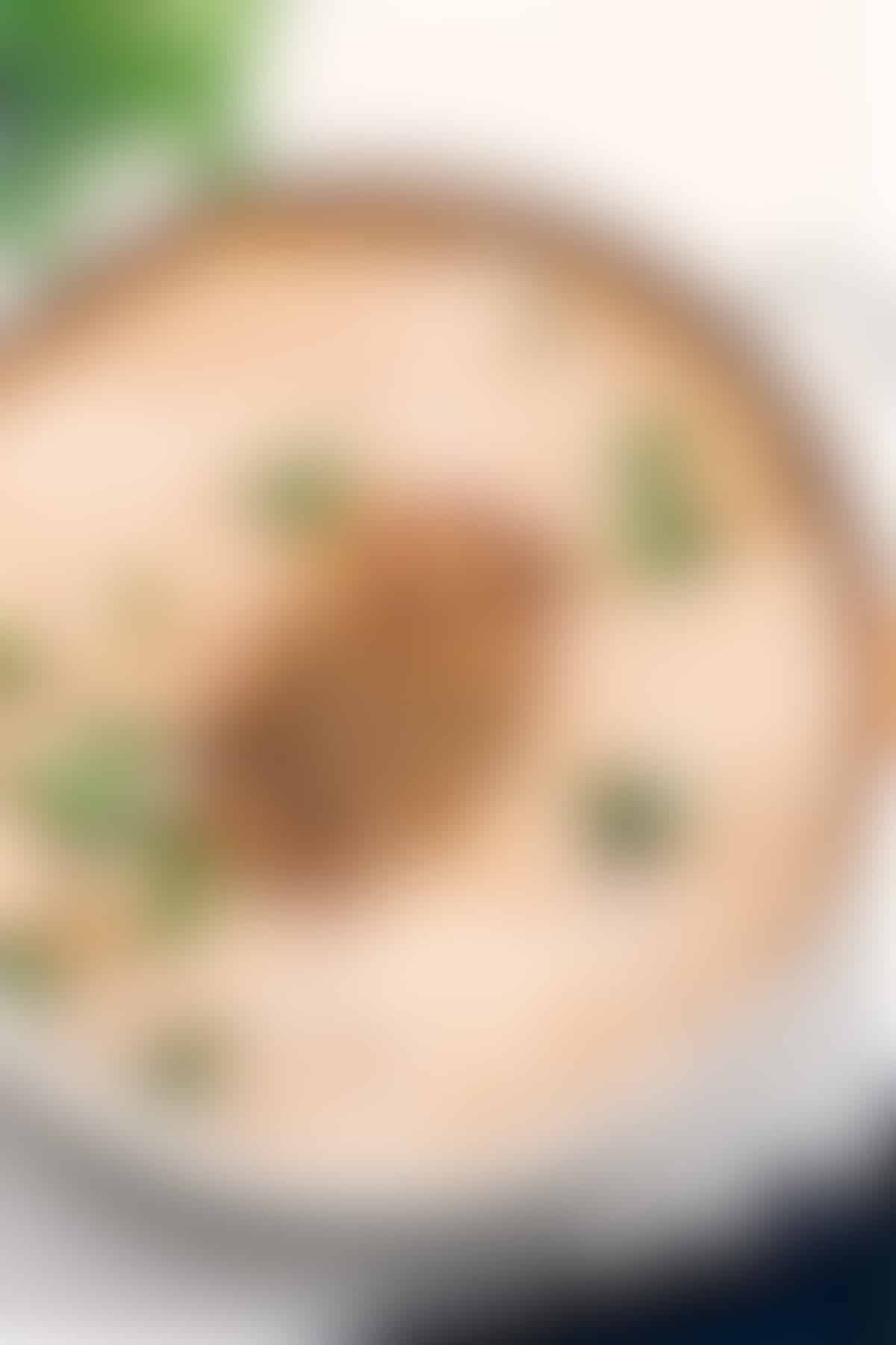 Olive Garden-style dinner spread for new moms or anyone in need, featuring classic favorites.